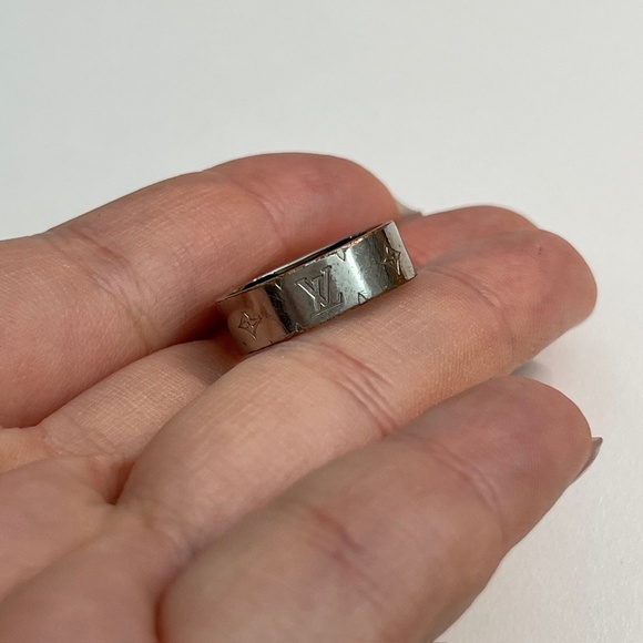 Louis Vuitton Berg Nanogram Ring M Silver/Gold M00217 w/ box and dust bag - Picture 10 of 16
